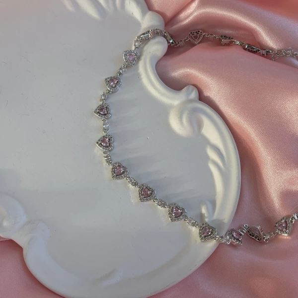 Pembe Kalp Motifli Zincir Choker