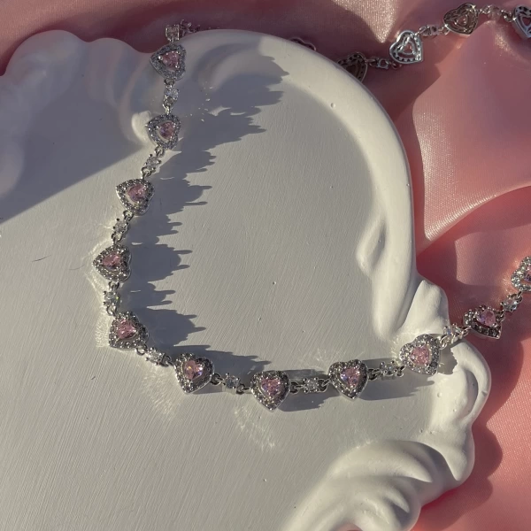 Pembe Kalp Motifli Zincir Choker
