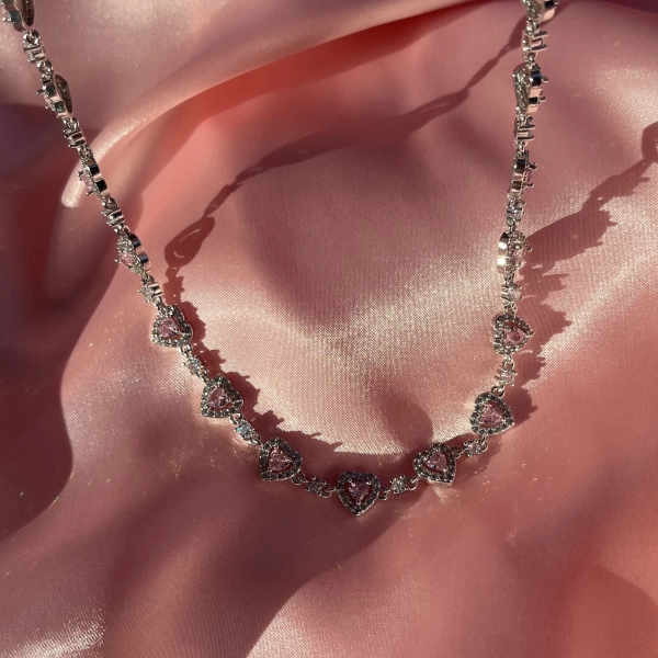 Pembe Kalp Motifli Zincir Choker