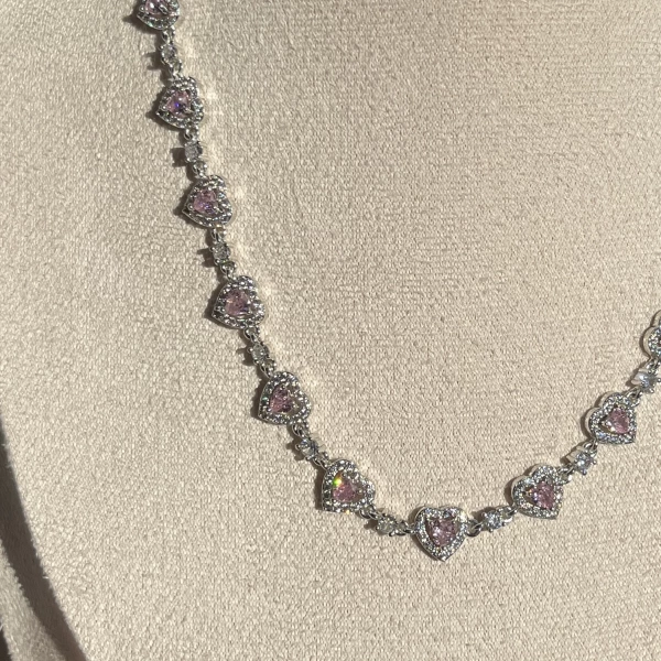 Pembe Kalp Motifli Zincir Choker