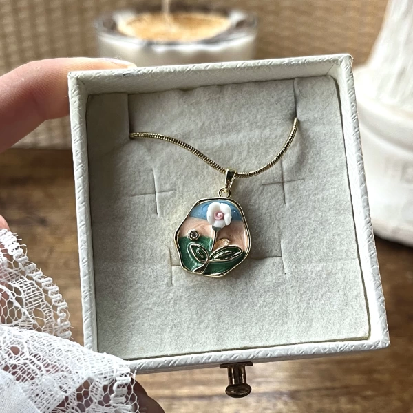 Mineli Vintage Çiçek Kolye I Çelik