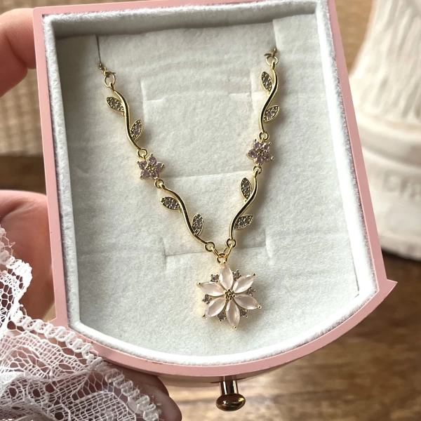 Prenses Çiçeği Violet Kolye