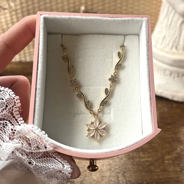 Prenses Çiçeği Violet Kolye