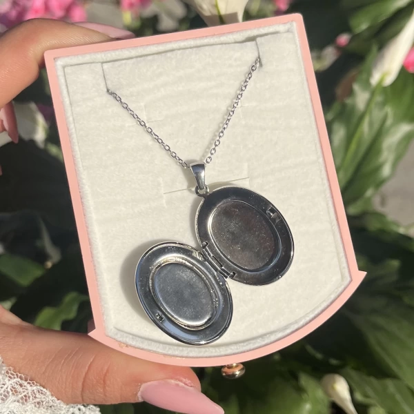 Oval Desenli Kapaklı Kolye I Çelik