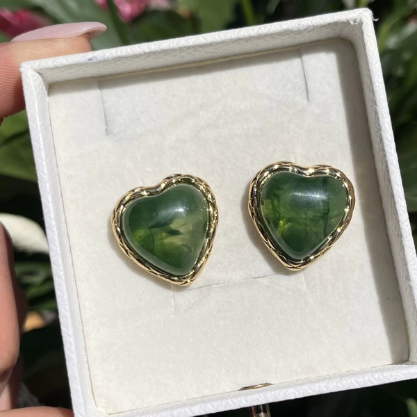 Yeşil Kalp Vintage Küpe I Çelik