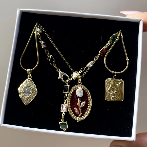Kırmızı Sanat Kolye Kombini I Çelik