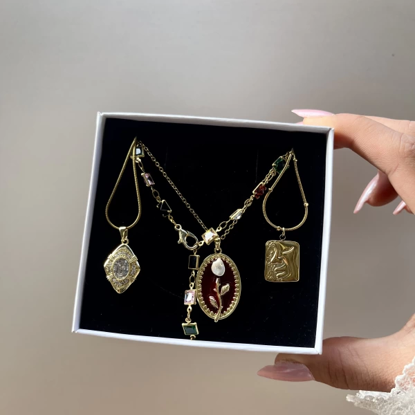 Kırmızı Sanat Kolye Kombini I Çelik