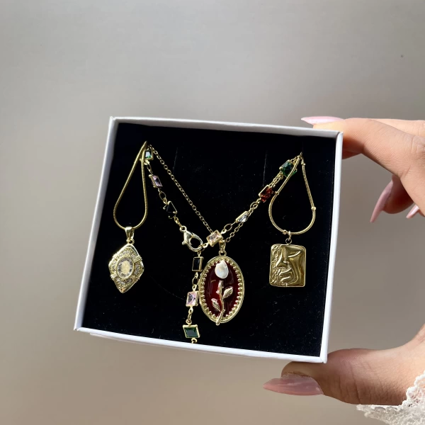 Kırmızı Sanat Kolye Kombini I Çelik