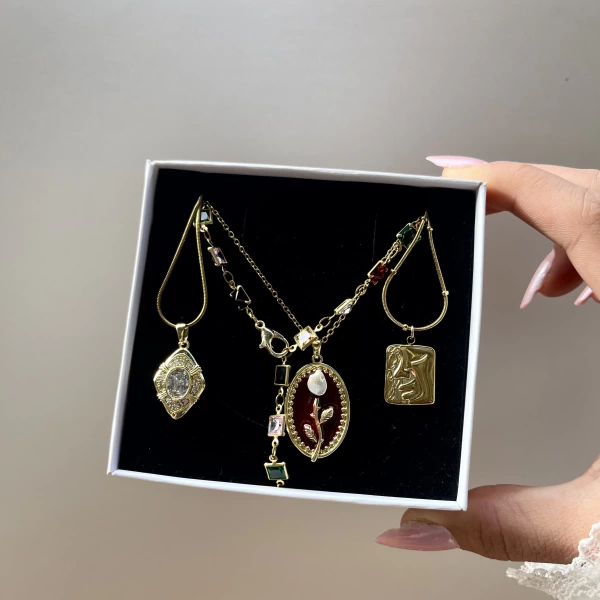 Kırmızı Sanat Kolye Kombini I Çelik
