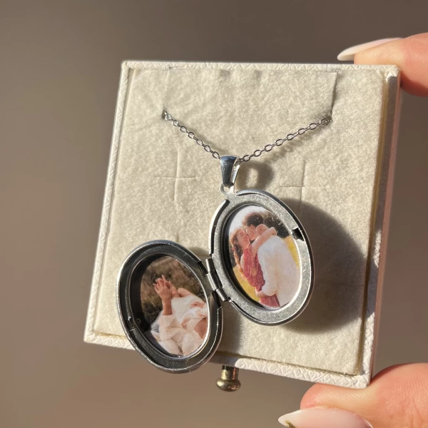 Desenli Kapak Fotoğraflı Oval Kolye
