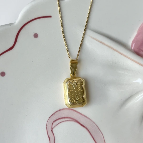 Minimal Dörtgen Fotoğraflı Kapaklı Kolye (1 cm )