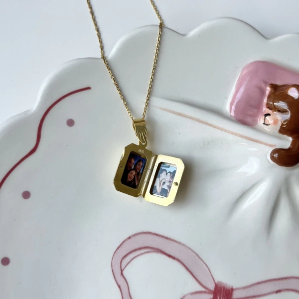 Minimal Dörtgen Fotoğraflı Kapaklı Kolye (1 cm )