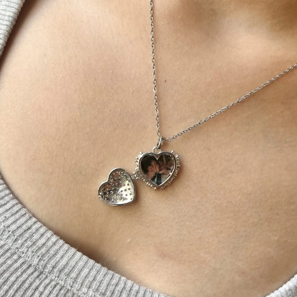 Zirkon Taşlı Fotoğraflı Kapaklı Kalp Kolye