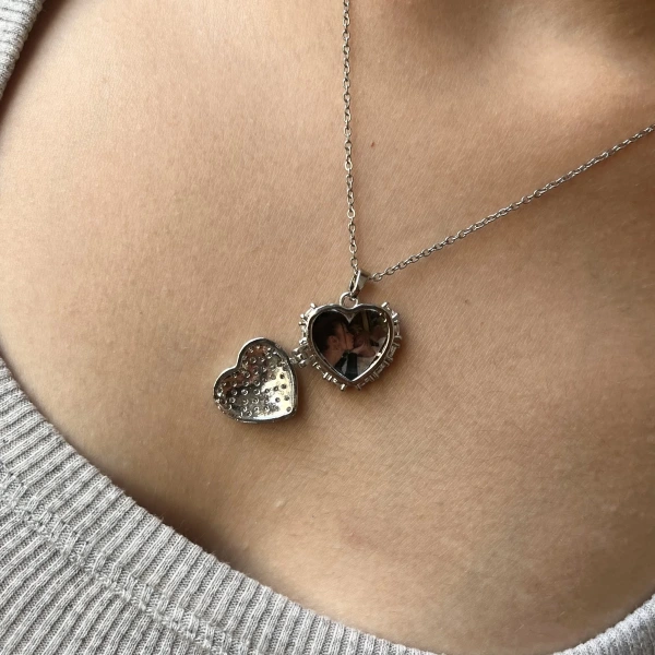 Zirkon Taşlı Fotoğraflı Kapaklı Kalp Kolye