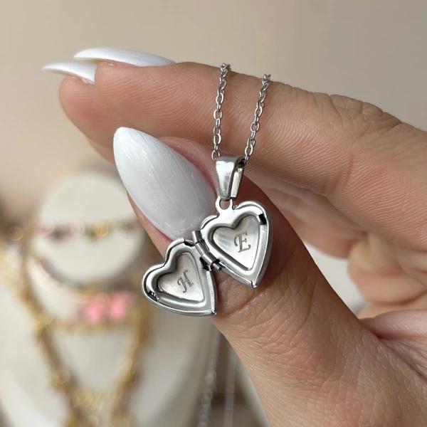 Çift Harfli Kapaklı Kolye