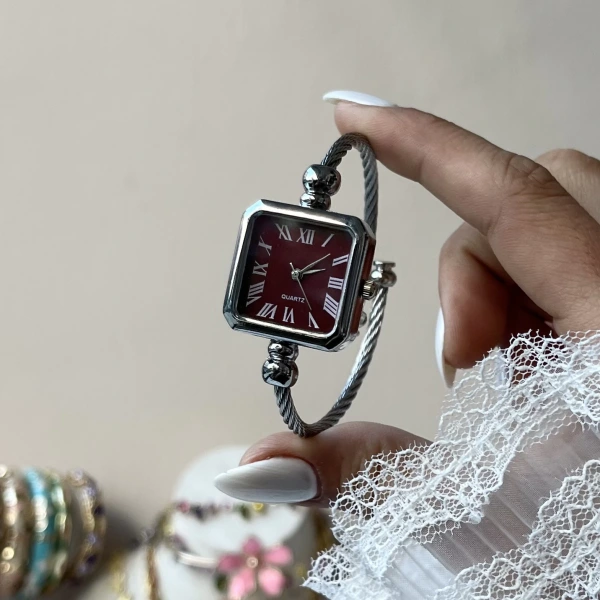 Bordo Kare Ekran Kelepçe Saat