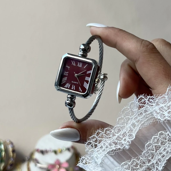 Bordo Kare Ekran Kelepçe Saat