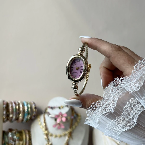 Pembe Oval Ekran Kelepçe Saat