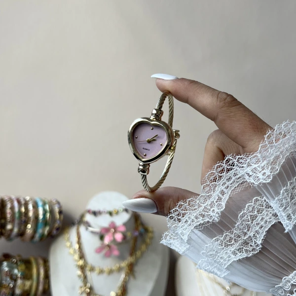 Pembe Kalp Ekran Kelepçe Saat