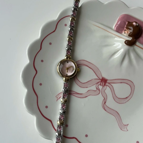 Kalpli Pembe Taşlı Saat