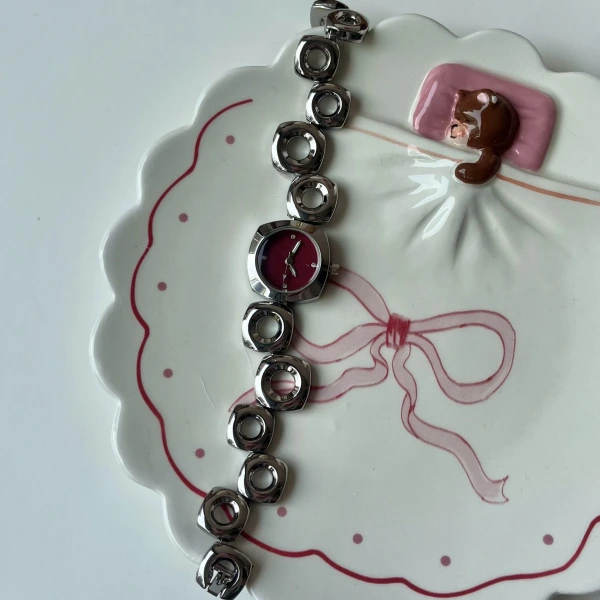 Bordo Ekran Tasarım Saat