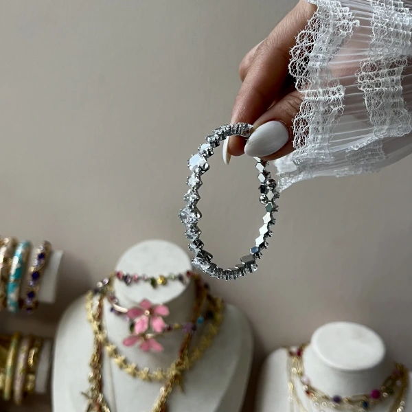 Karo Baget Taşlı Kelepçe Bileklik