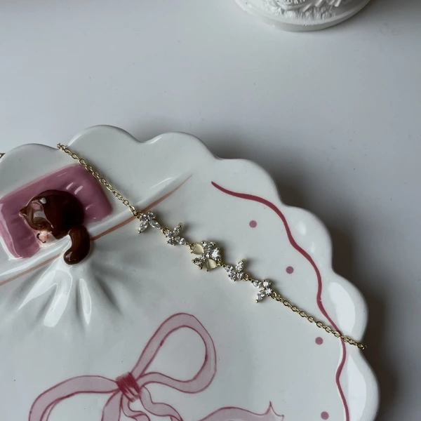 Çiçek Charmlı Bileklik