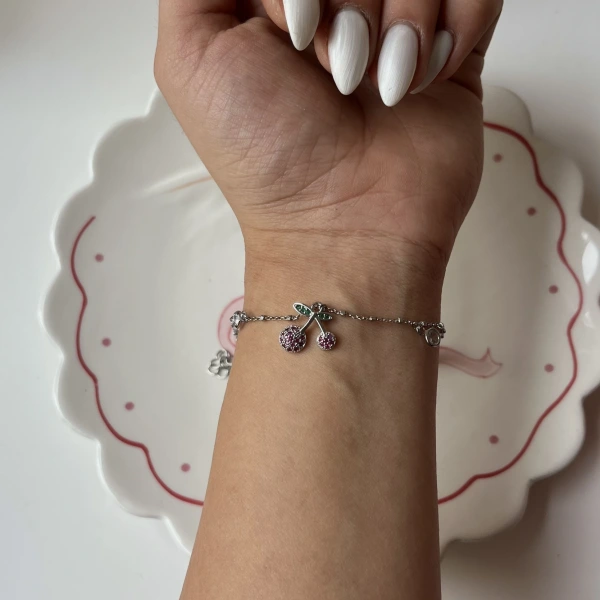Kiraz Charmlı Bileklik