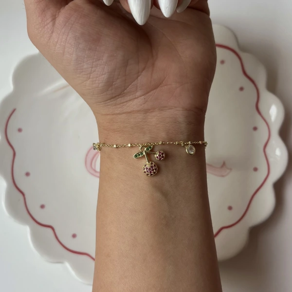 Kiraz Charmlı Bileklik