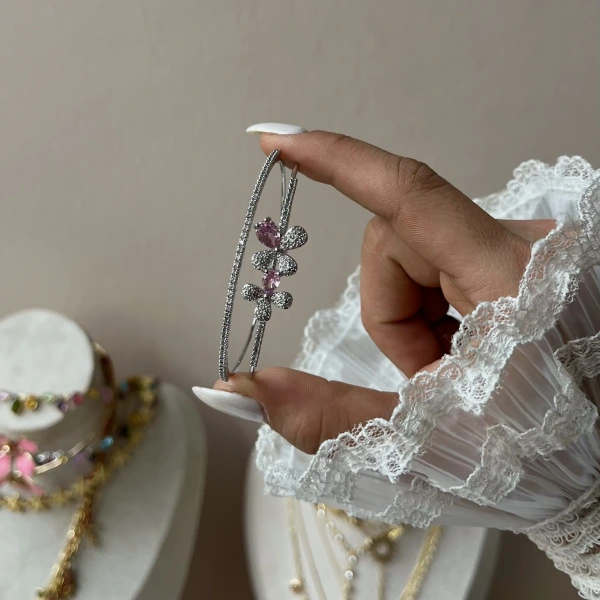 Prenses Çiçekli Kelepçe Bileklik