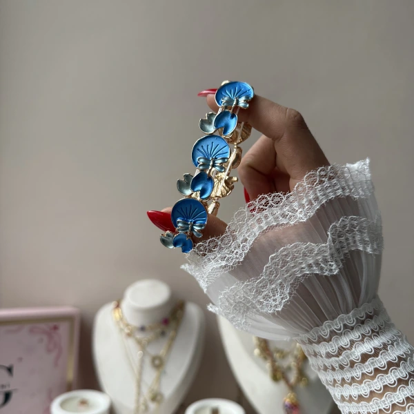 Elora Mavi Çiçek Kelepçe Bileklik