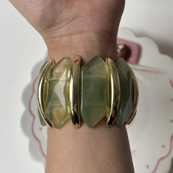 Velvet Green Gold Detaylı Bileklik