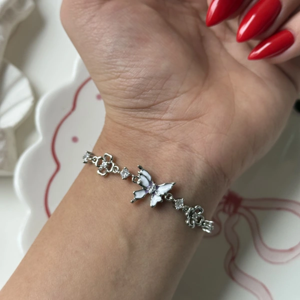 Zarif Taşlı Beyaz Kelebek Bileklik