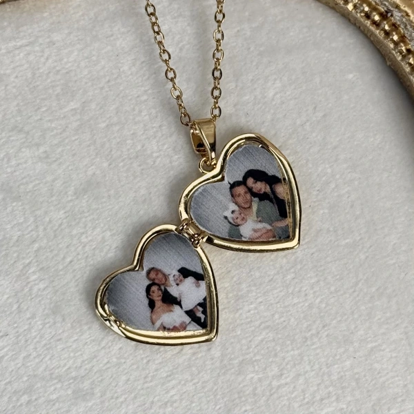 Çiçek Motifli Fotoğraflı Kolye