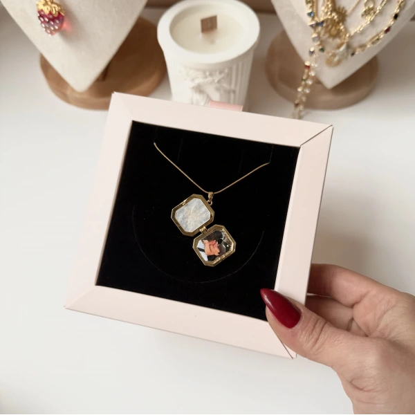 Göz Desenli Fotoğraflı Kolye