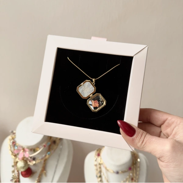 Göz Desenli Fotoğraflı Kolye