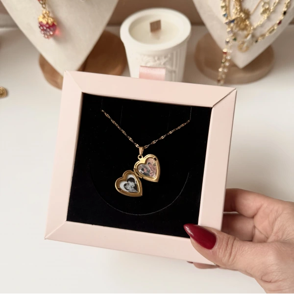 Fiyonklu Fotoğraflı Kalp Kolye