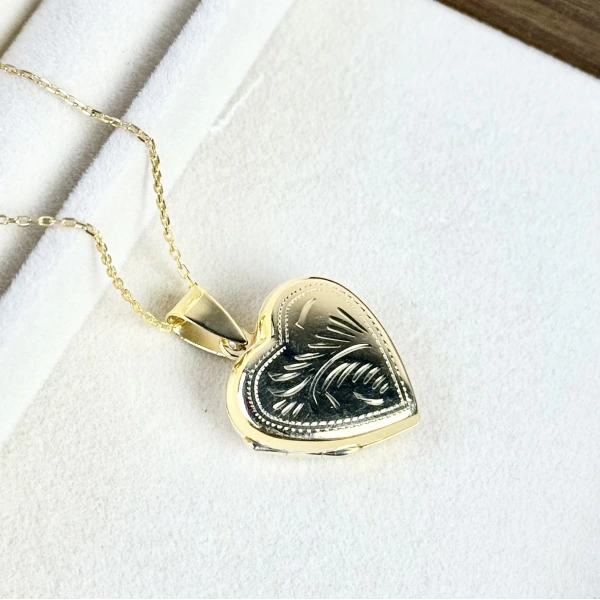 Desenli Kapaklı Fotoğraflı Kalp Kolye