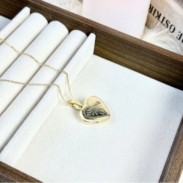 Desenli Kapaklı Fotoğraflı Kalp Kolye