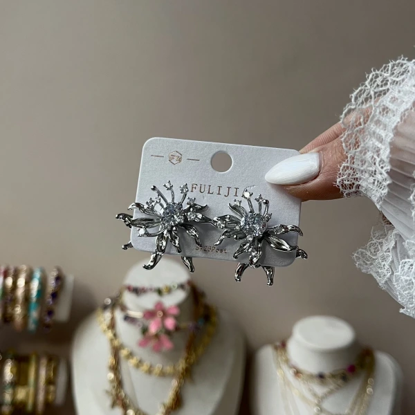 Kristal Çiçek Küpe