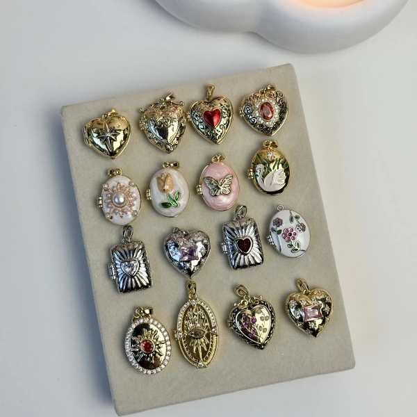 Desenli Fotoğraflı Kapaklı Kolye