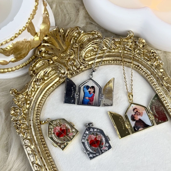 Desenli Pencere Fotoğraflı Kolye