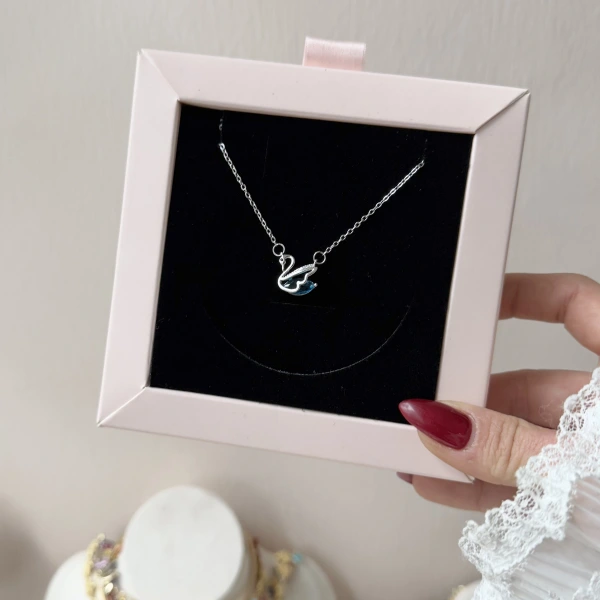 Mavi Taşlı Kuğu Kolye