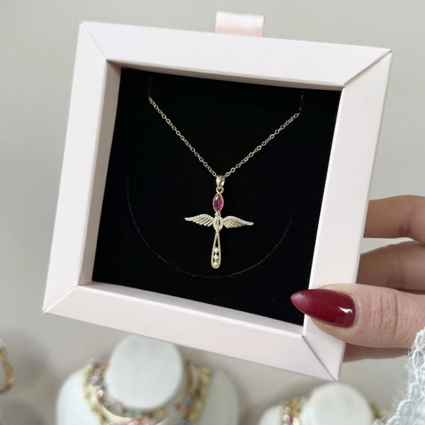 Kırmızı Taşlı Melek Kolye