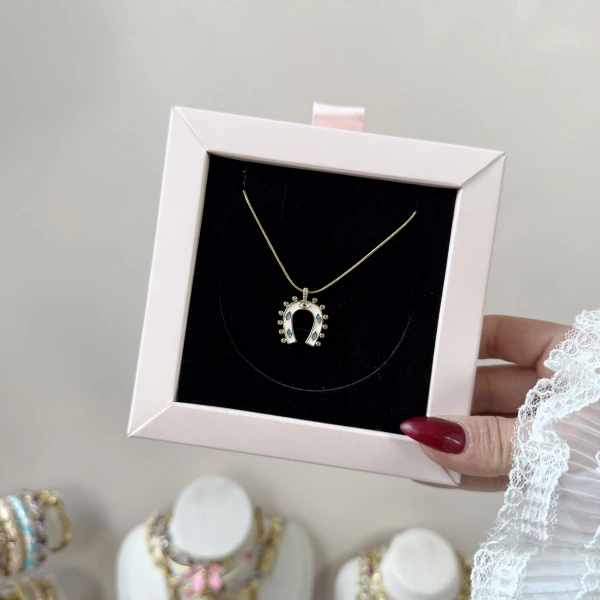 Mineli Şans Nalı Kolye