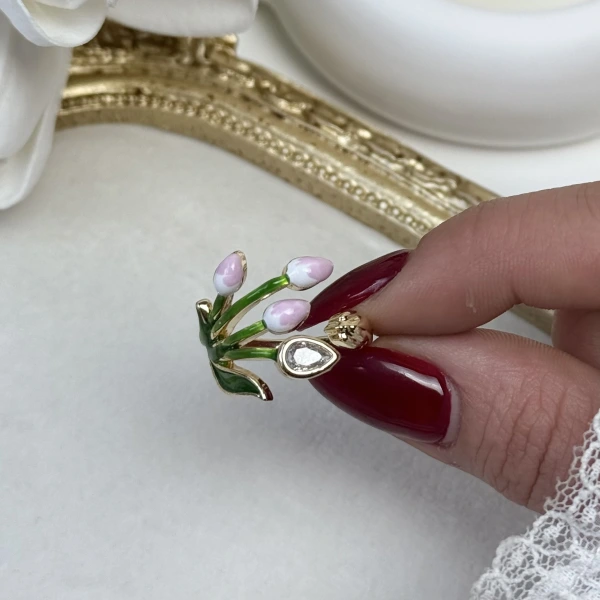 Mineli Çiçek Vintage Yüzük