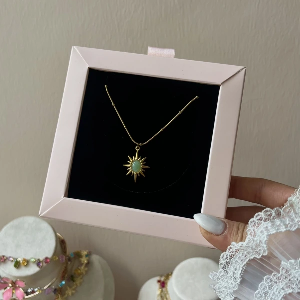 Sunlit Emerald Kolye