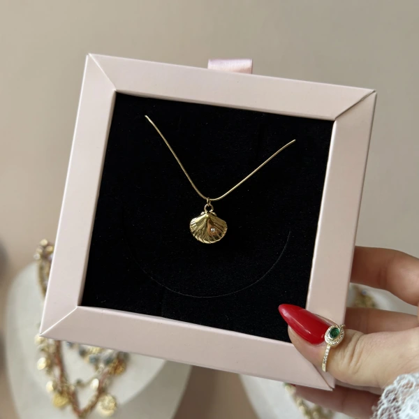 Golden Shell Kolye