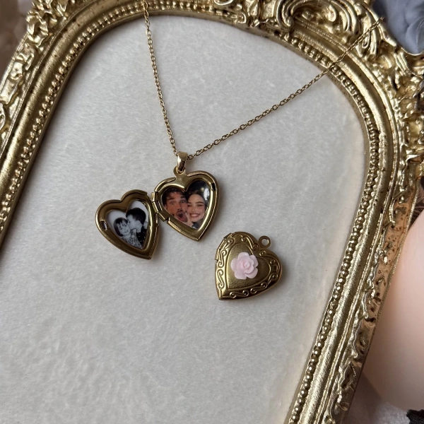 Gül Charmlı Fotoğraflı Kolye (1,5 cm )