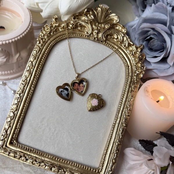 Gül Charmlı Fotoğraflı Kolye (1,5 cm )